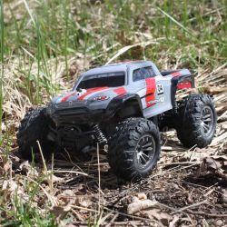 Radiostyrd 12 km/h Monstertruck Bil Disguiser 2,4 Ghz