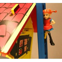 Pippi Dockskåp Villa Villekulla med Lekplatta