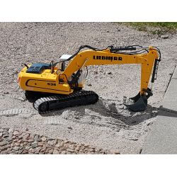 Radiostyrd Liebherr grävmaskin R936 med rivningsset Jamara 1:20
