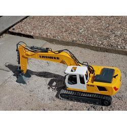 Radiostyrd Liebherr grävmaskin R936 med rivningsset Jamara 1:20