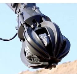 Radiostyrd Liebherr Grävmaskin R936 med Rivningsset 1:20 - 2,4 GHz