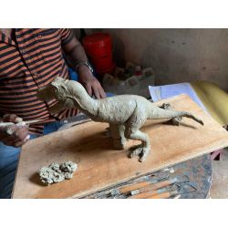 Dinosaurie Triceratops Naturgummi - 92 cm