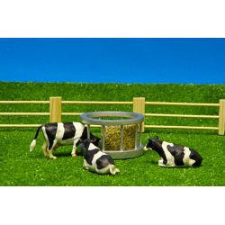 Kids Globe feeder ring with round bale and cow 1:32